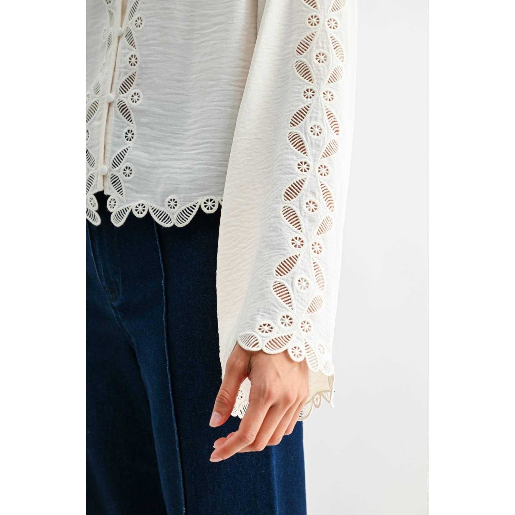 IVORY SCALLOPED EMBROIDERED LACE BUTTON BLOUSE