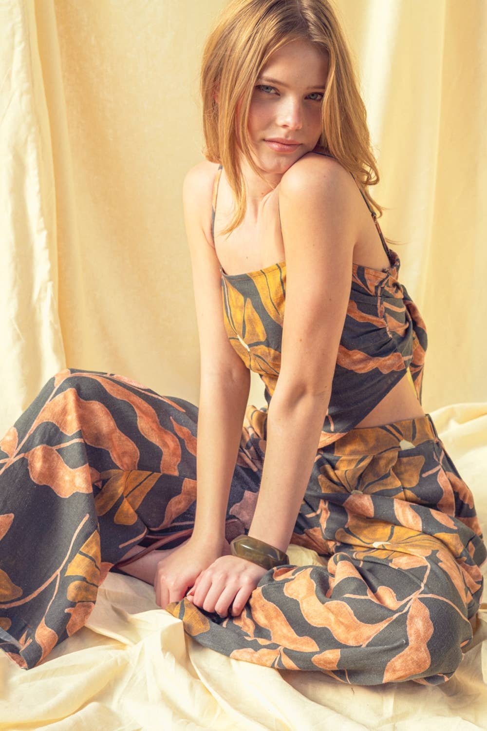 T5979ST MULTI PRINT TIED BACK TUBE TOP