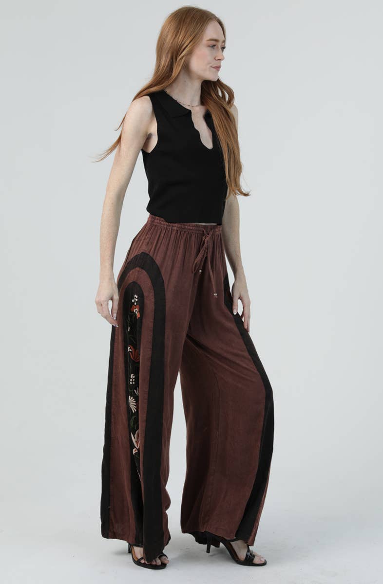 B3823-EMB DRAWSTRING PANT WITH EMBROIDERY DOWN SIDE