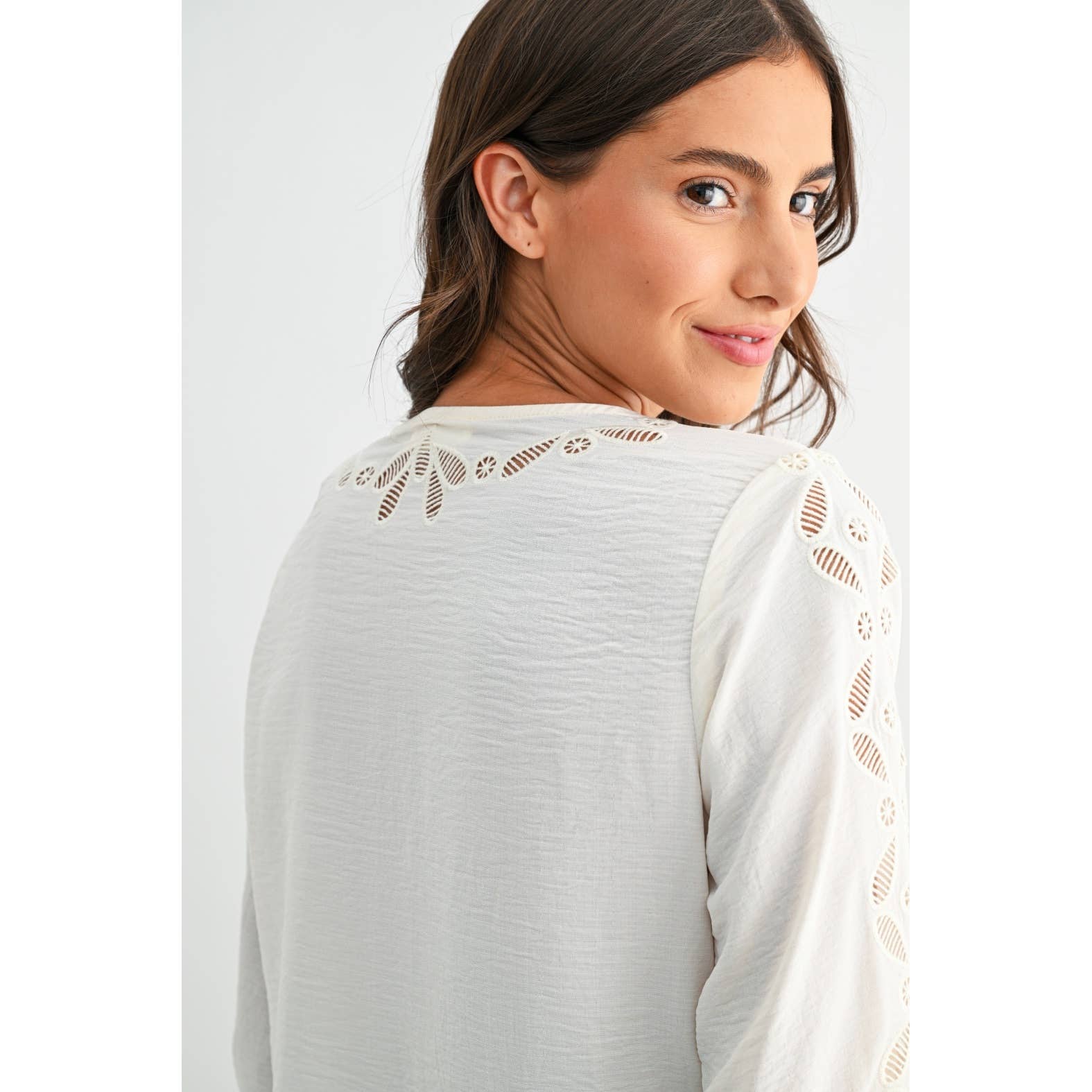 IVORY SCALLOPED EMBROIDERED LACE BUTTON BLOUSE