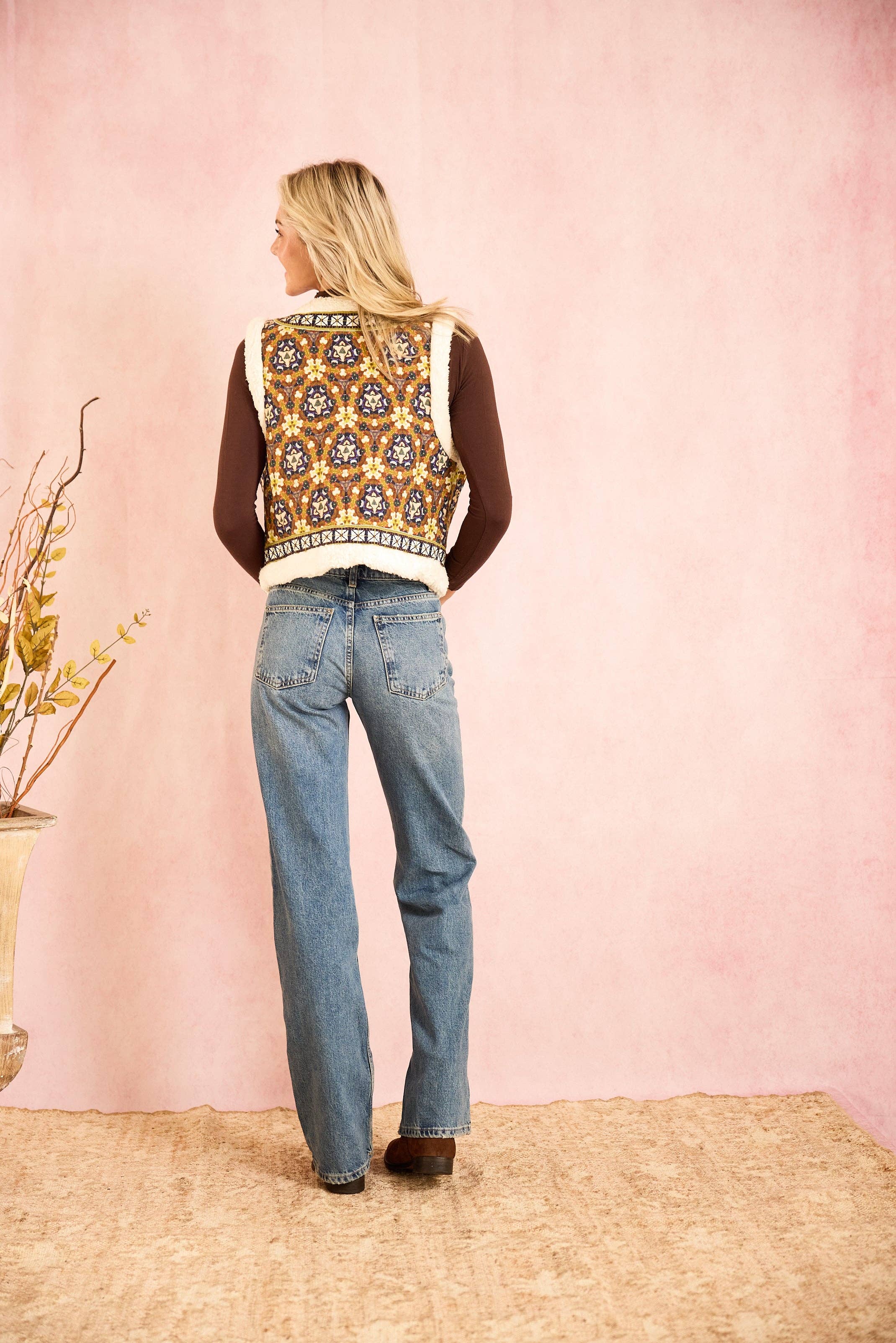 The Willow Sherpa Reversible Vest - Chestnut Swirl