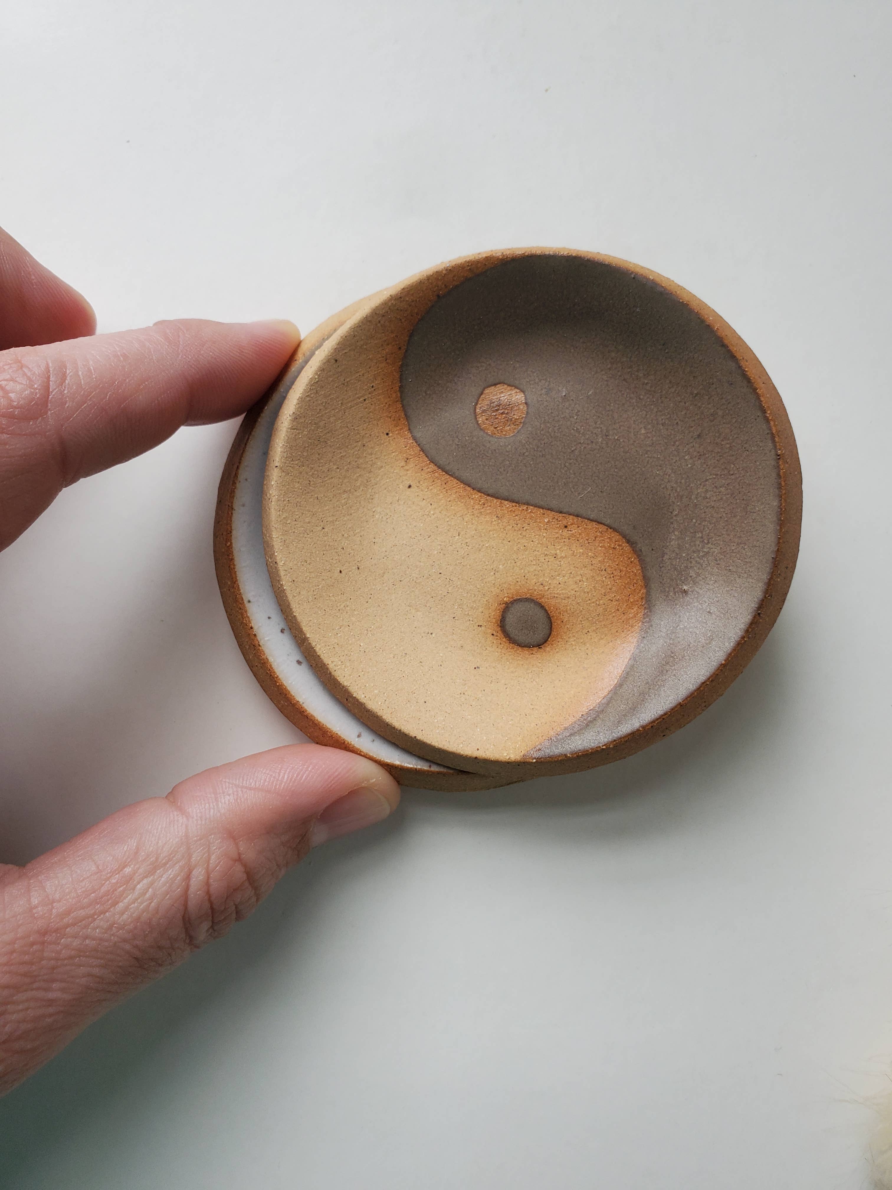 Small ying yang ring dish