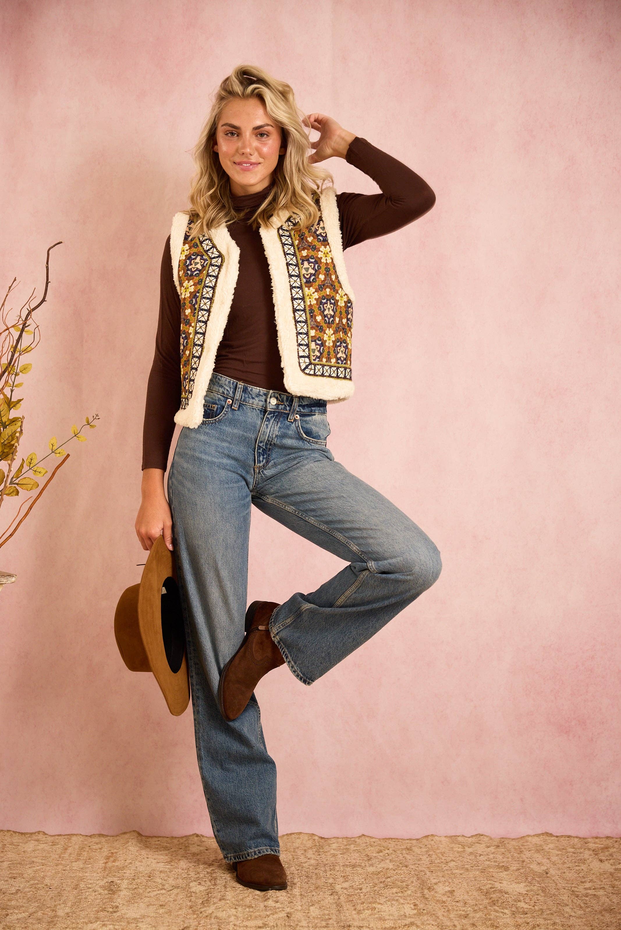 The Willow Sherpa Reversible Vest - Chestnut Swirl