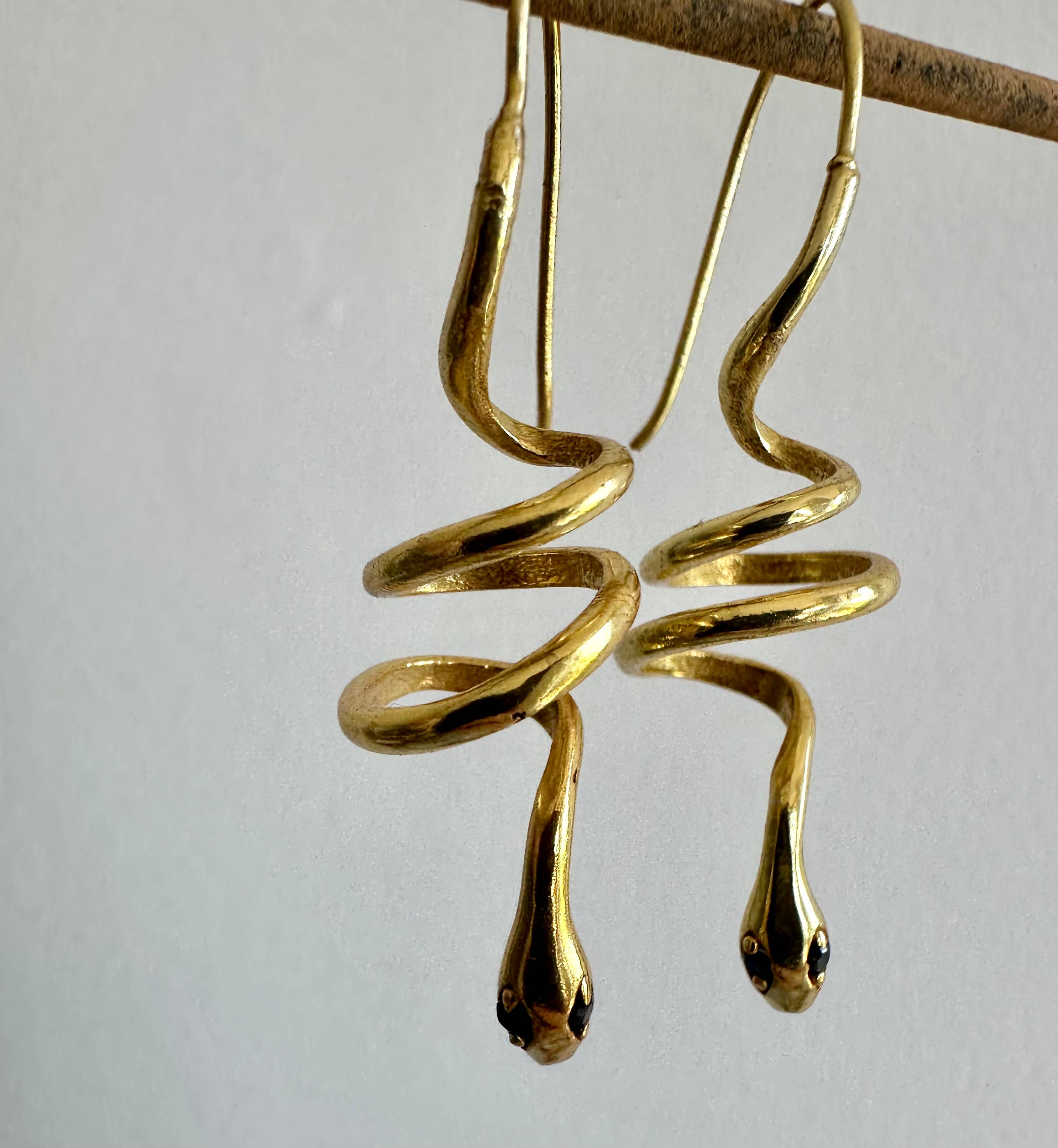 Black Zircon Eyes | Gold Snake Hoop Earrings