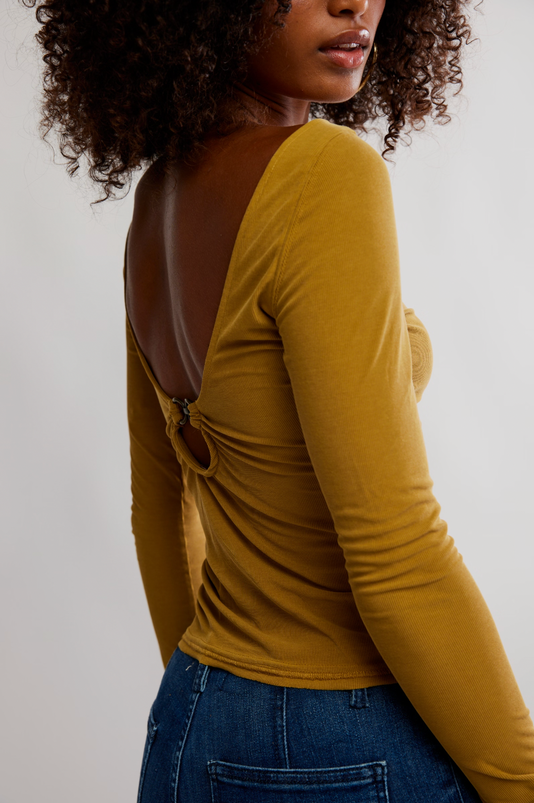 The Riley Tee in Dried Tobacco