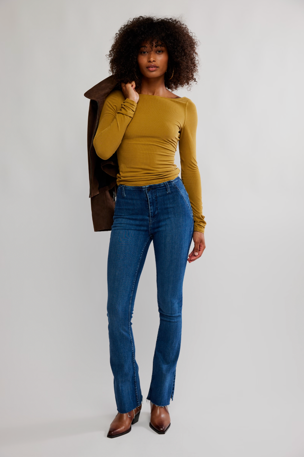 The Riley Tee in Dried Tobacco