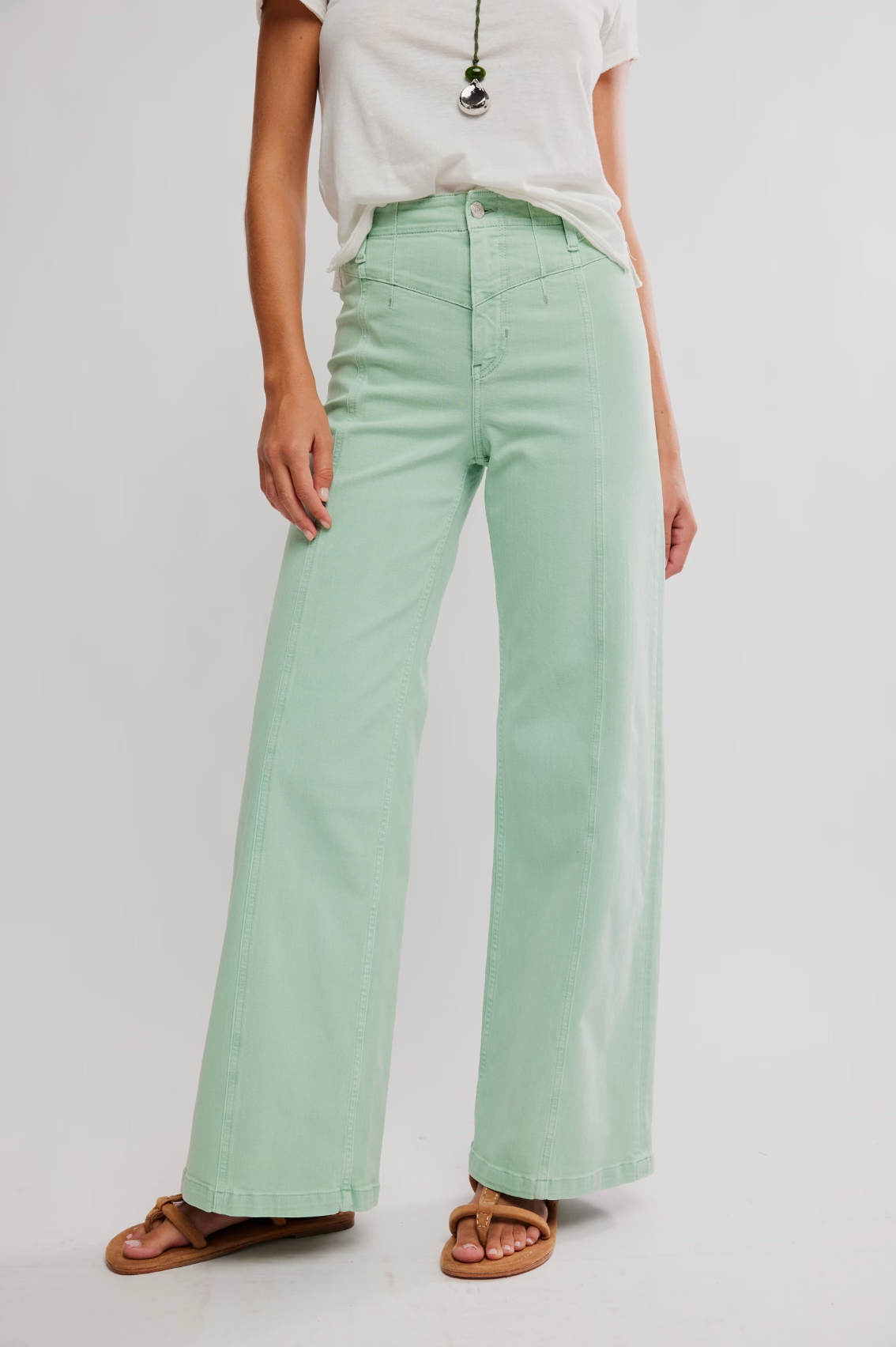 Libre Wide Leg Jeans in Cameo Green