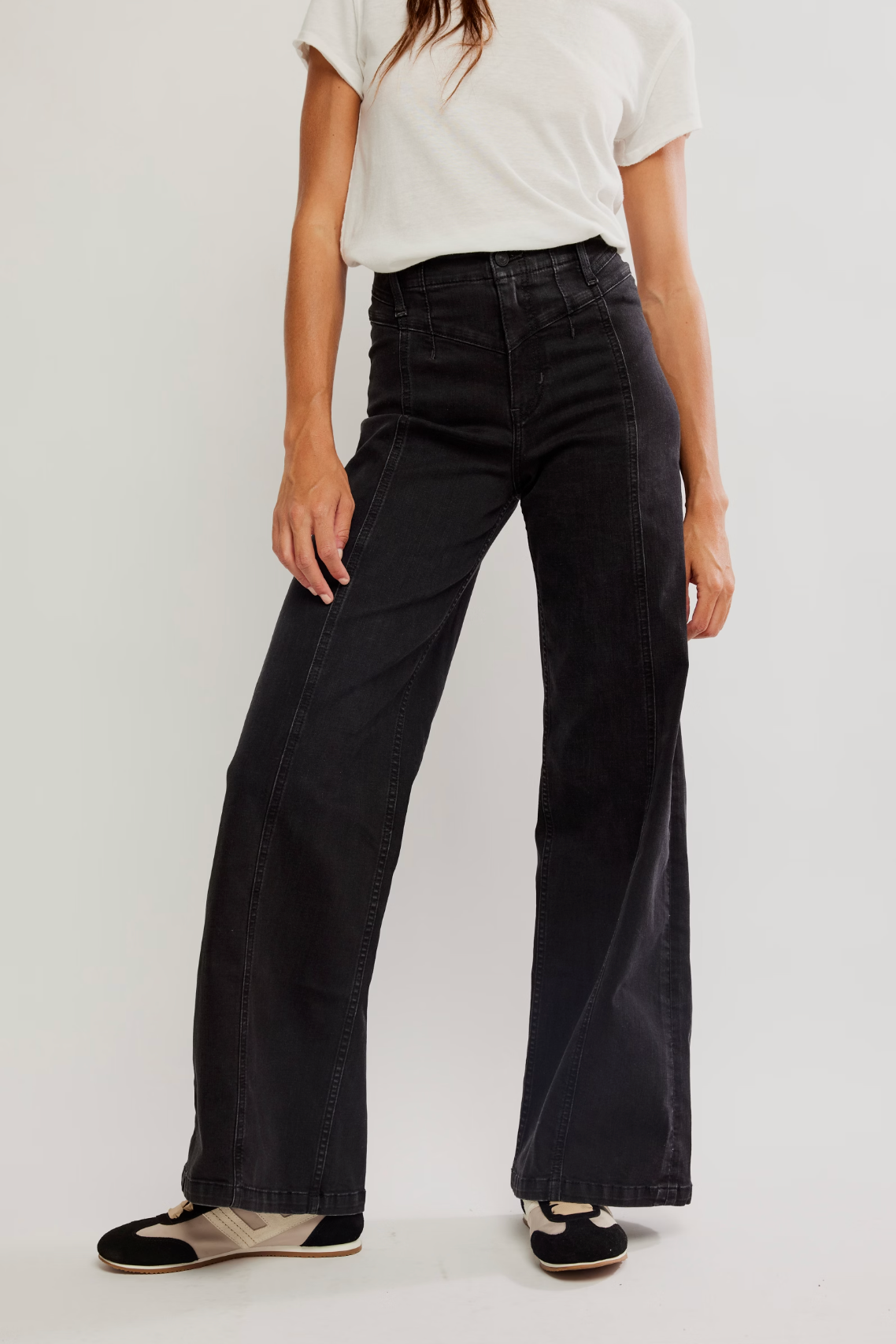 Libre Wide Leg Jeans in Black
