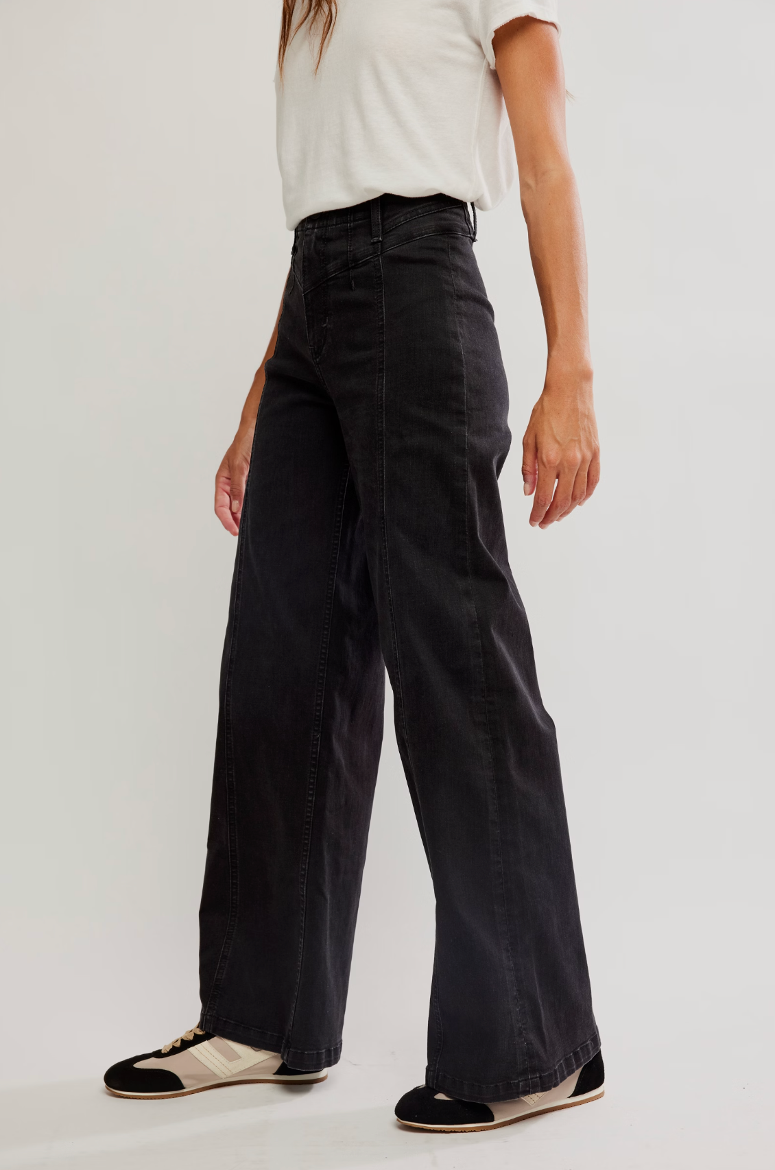 Libre Wide Leg Jeans in Black