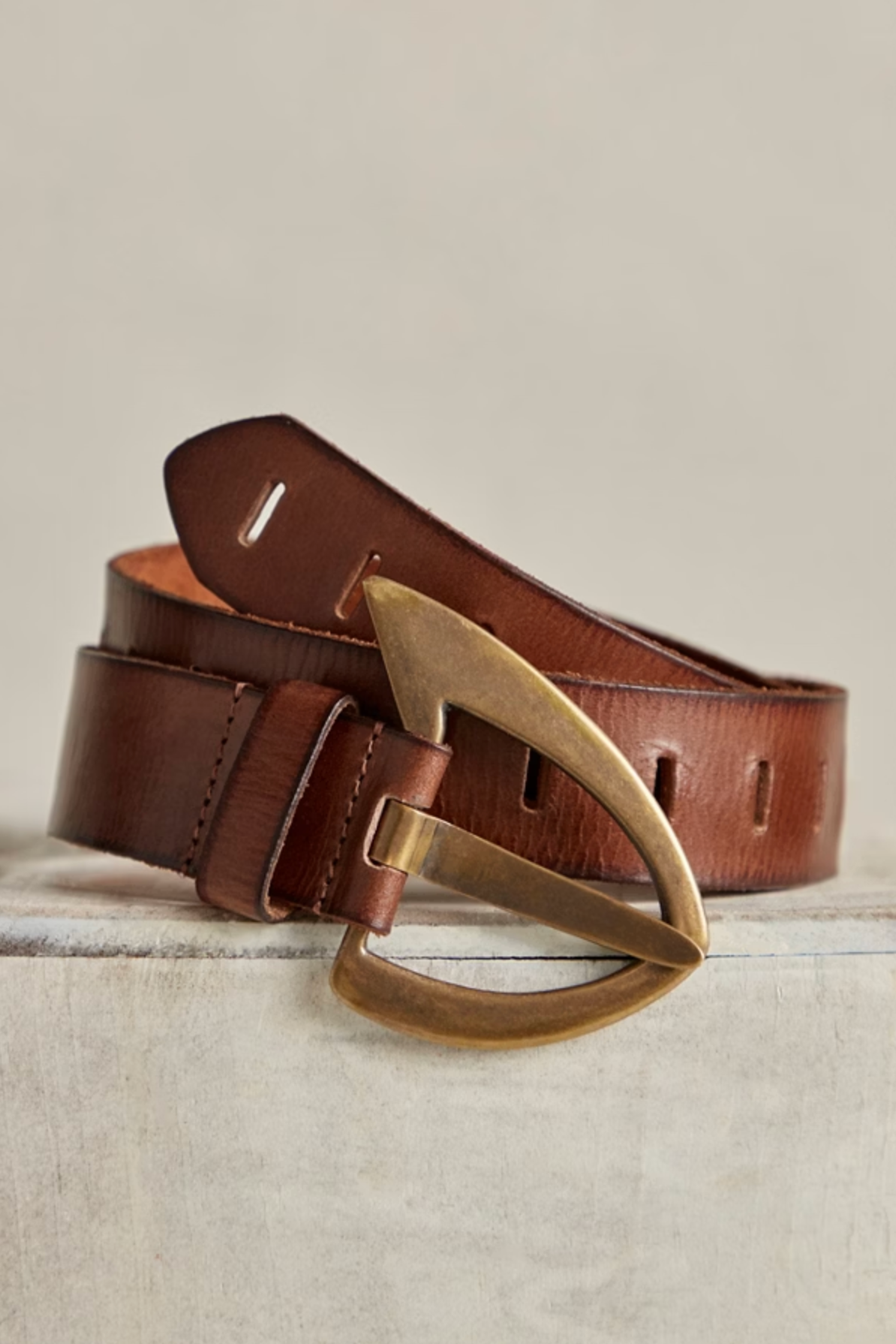 We The Free Noa Belt in Cognac with a unique brass buckle and smooth leather crafted for everyday styling.