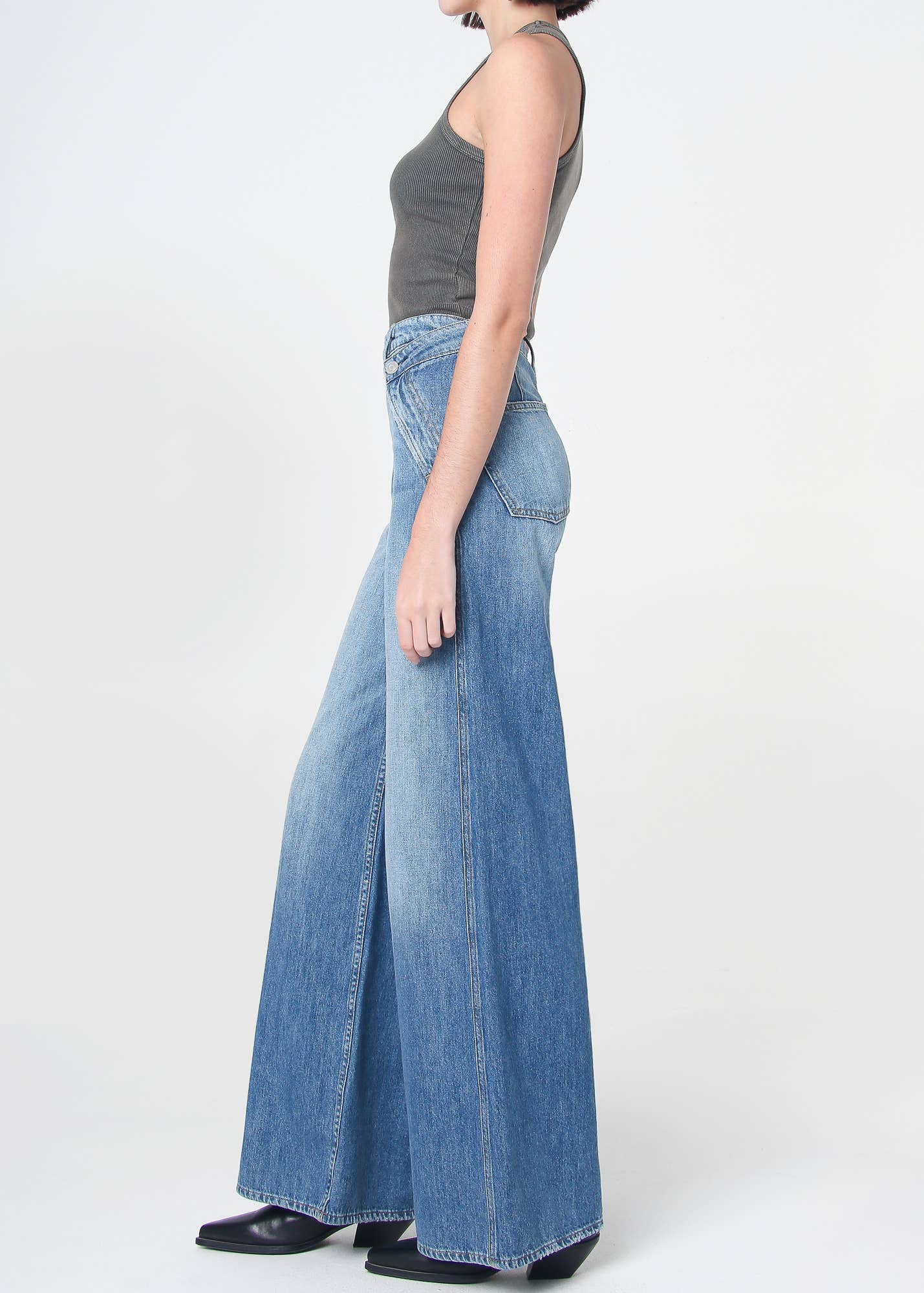 Dina High Waisted Wide Jeans - San Diego