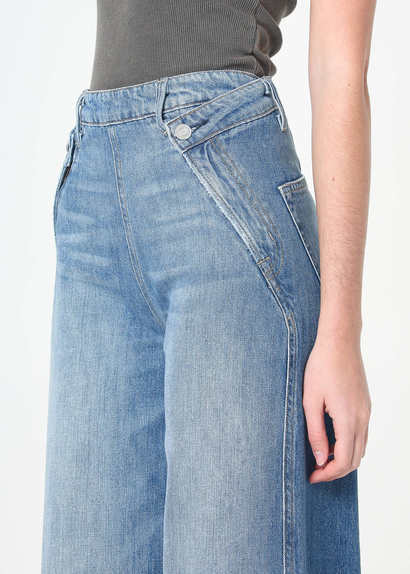 Dina High Waisted Wide Jeans - San Diego