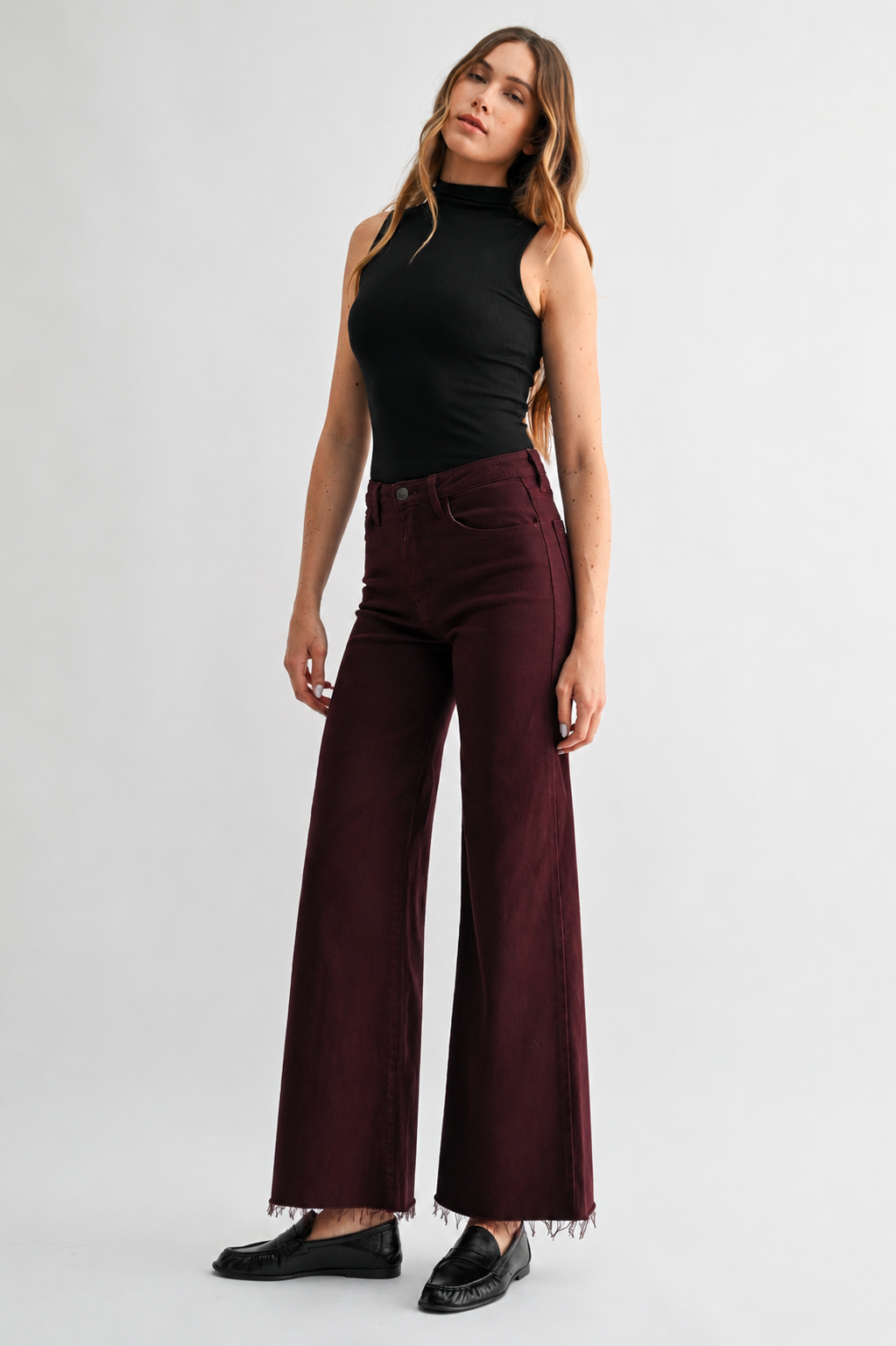 LP282-BKC BLACK CHERRY PAOLA A LINE WIDE SCISSOR CUT