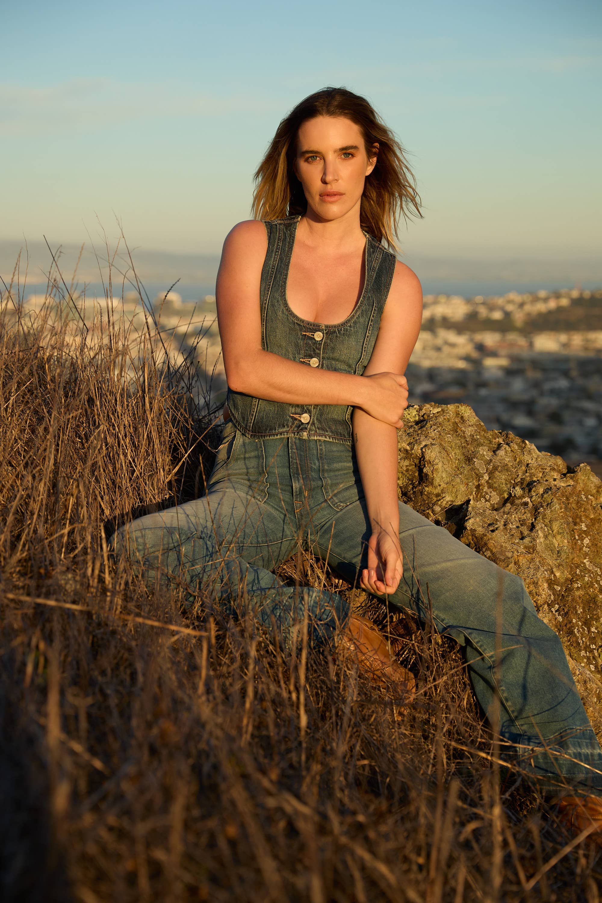 DAKOTA DENIM VEST in ROAD TRIP WASH