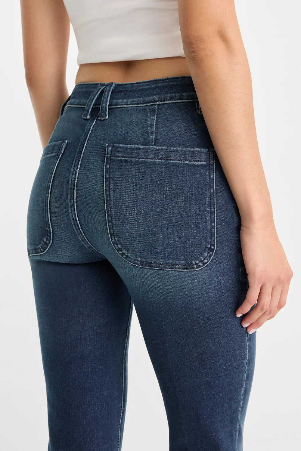 Soft Tech Welt Pocket Good Legs Flare Lyrical - Jeans by Good American