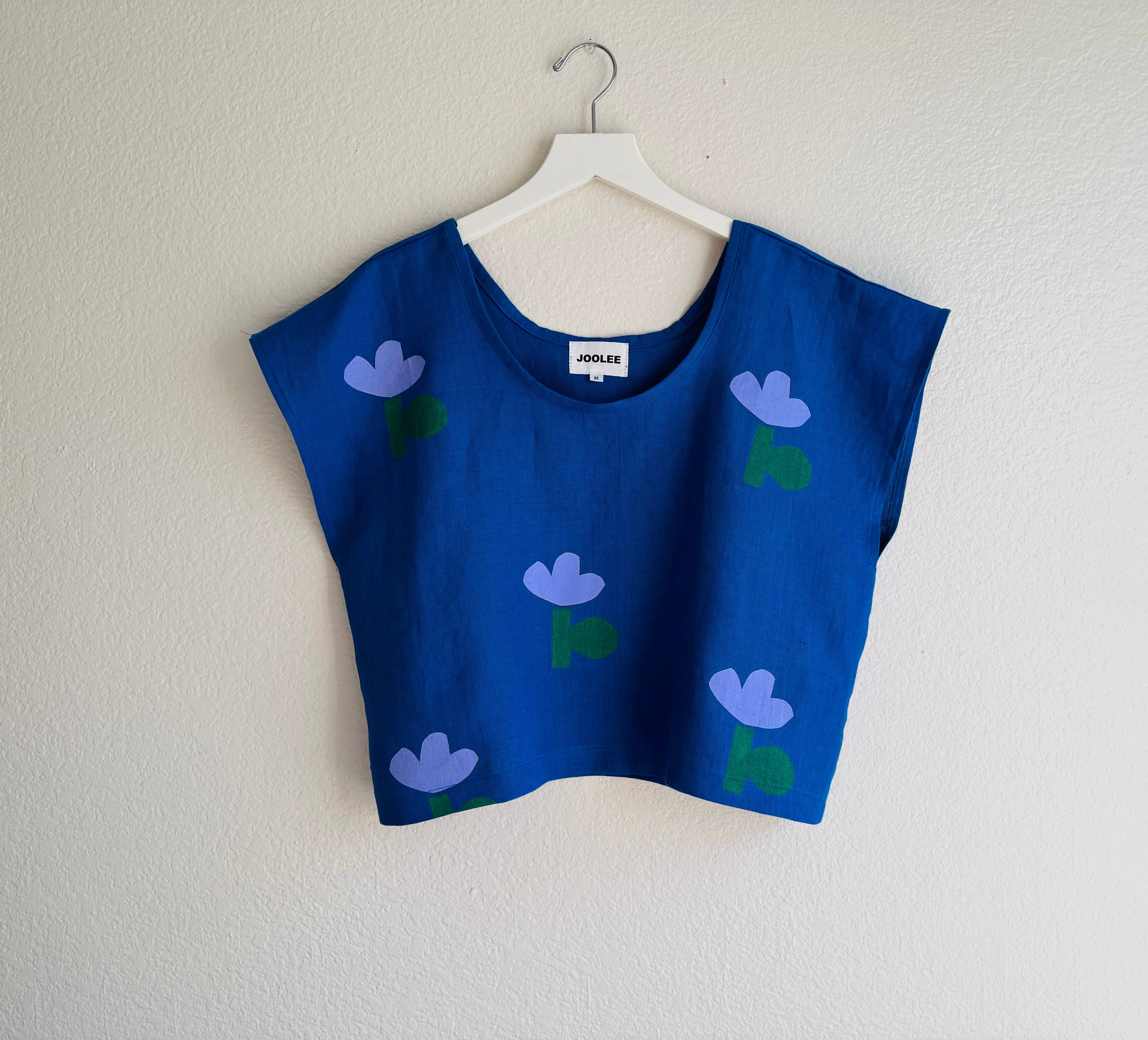 Blue flower linen top 