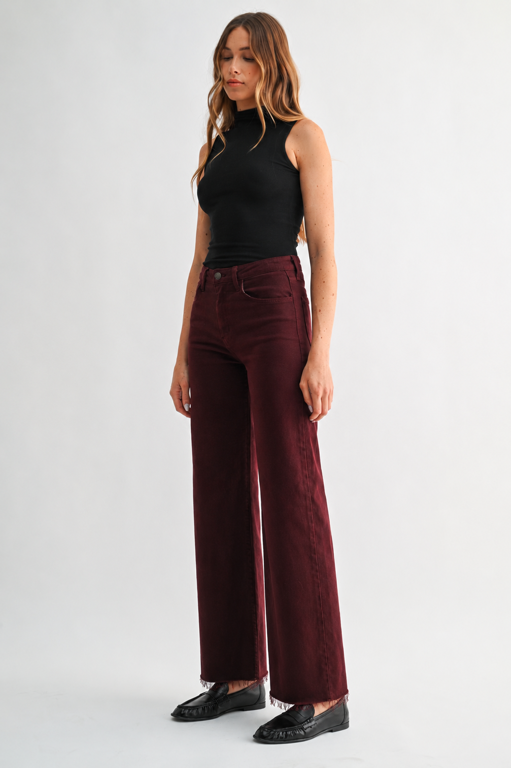 LP282-BKC BLACK CHERRY PAOLA A LINE WIDE SCISSOR CUT