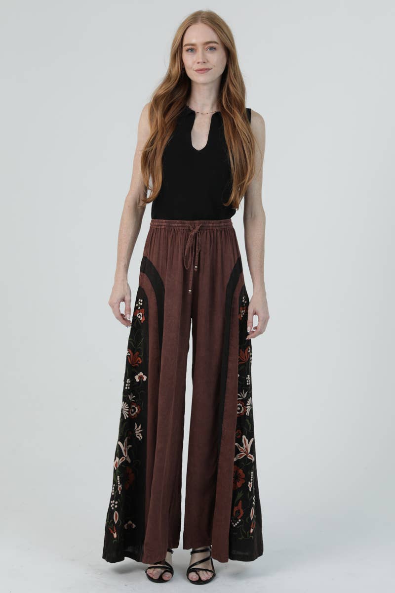 B3823-EMB DRAWSTRING PANT WITH EMBROIDERY DOWN SIDE