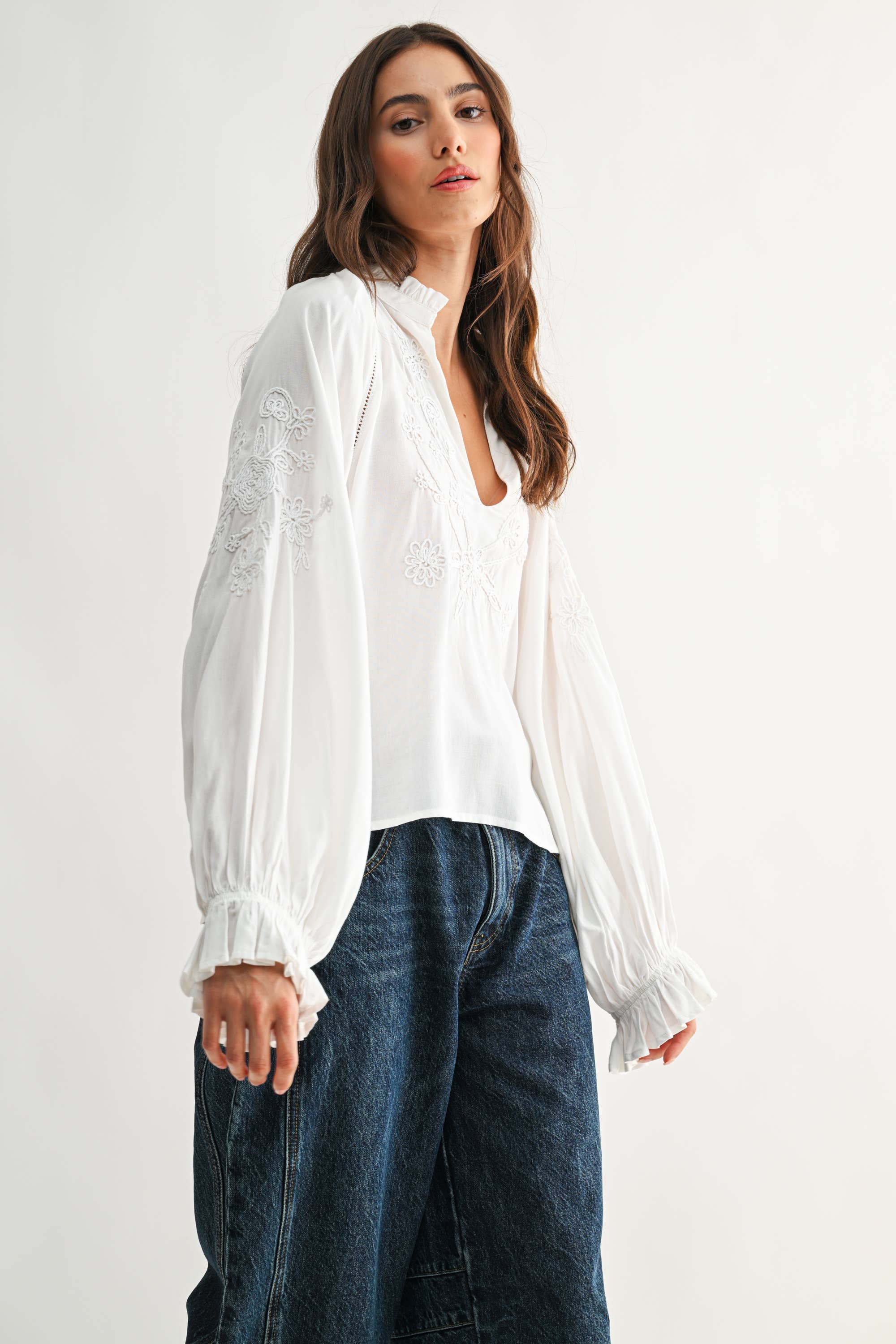 CMT26709 Boho-Chic Embroidered White Peasant Blouse