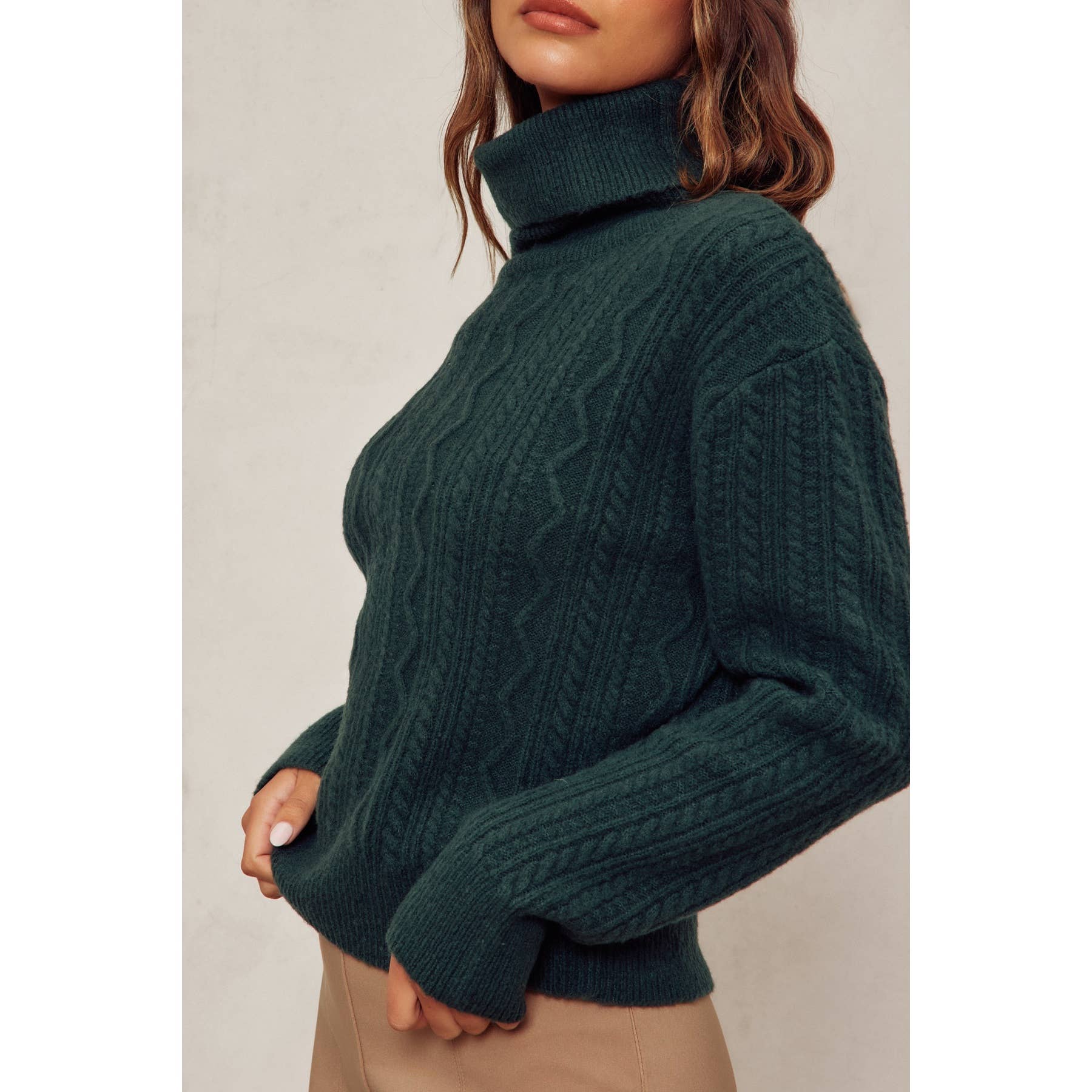 Fluffy Cable Detail Turtle Neck Sweater in Hunter Green