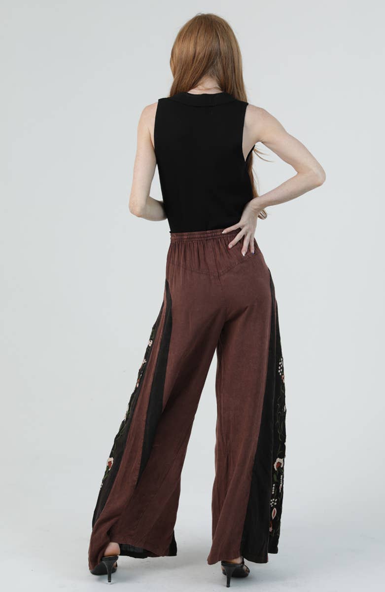 B3823-EMB DRAWSTRING PANT WITH EMBROIDERY DOWN SIDE