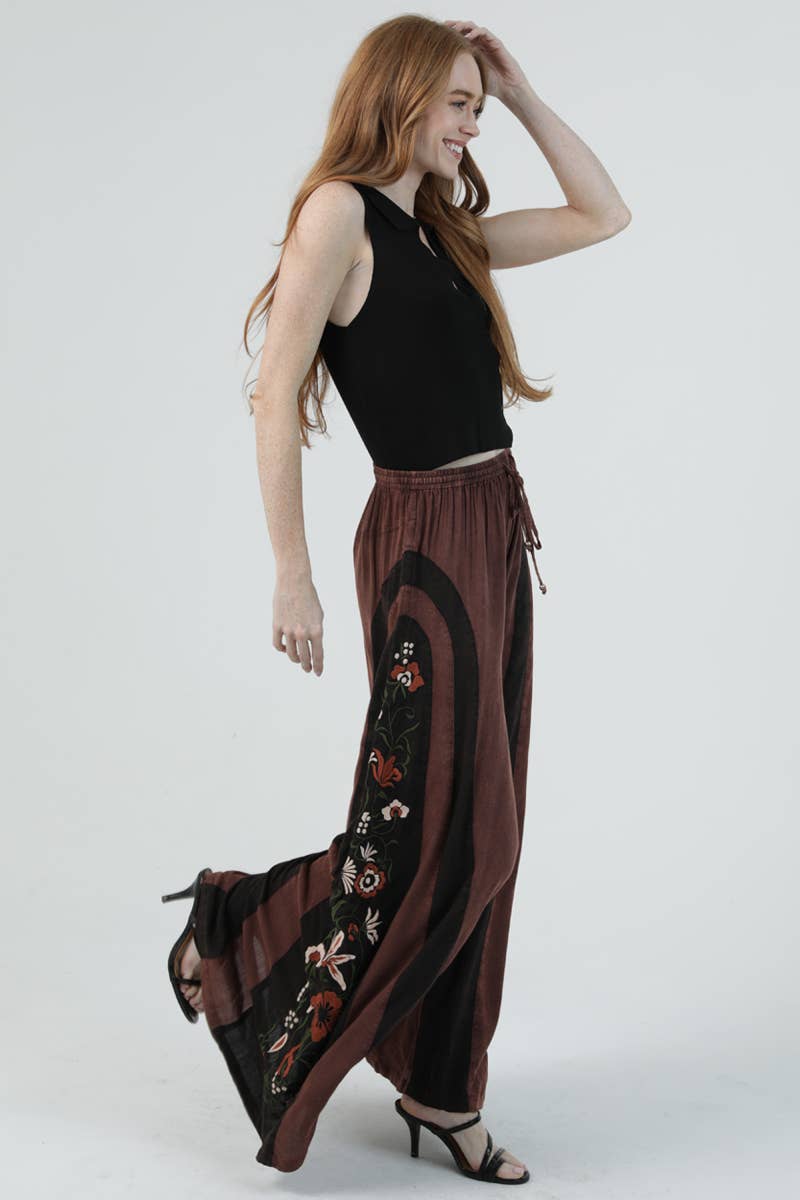 B3823-EMB DRAWSTRING PANT WITH EMBROIDERY DOWN SIDE