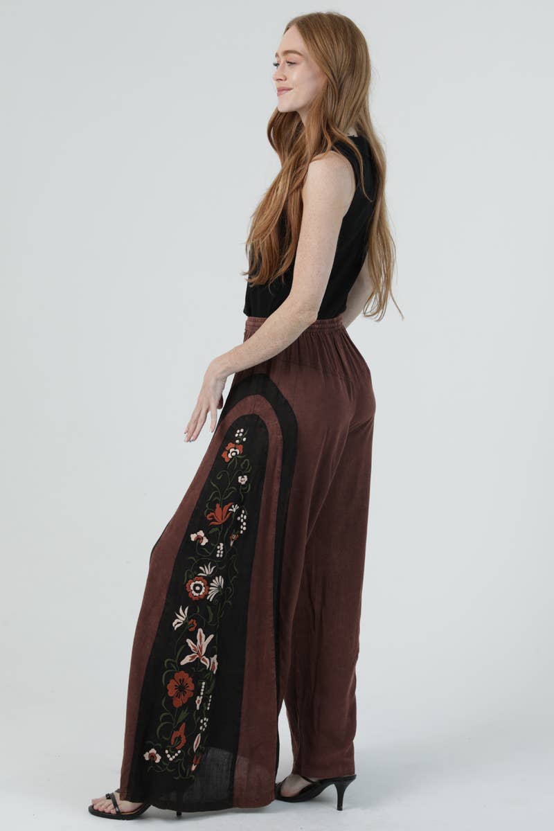 B3823-EMB DRAWSTRING PANT WITH EMBROIDERY DOWN SIDE