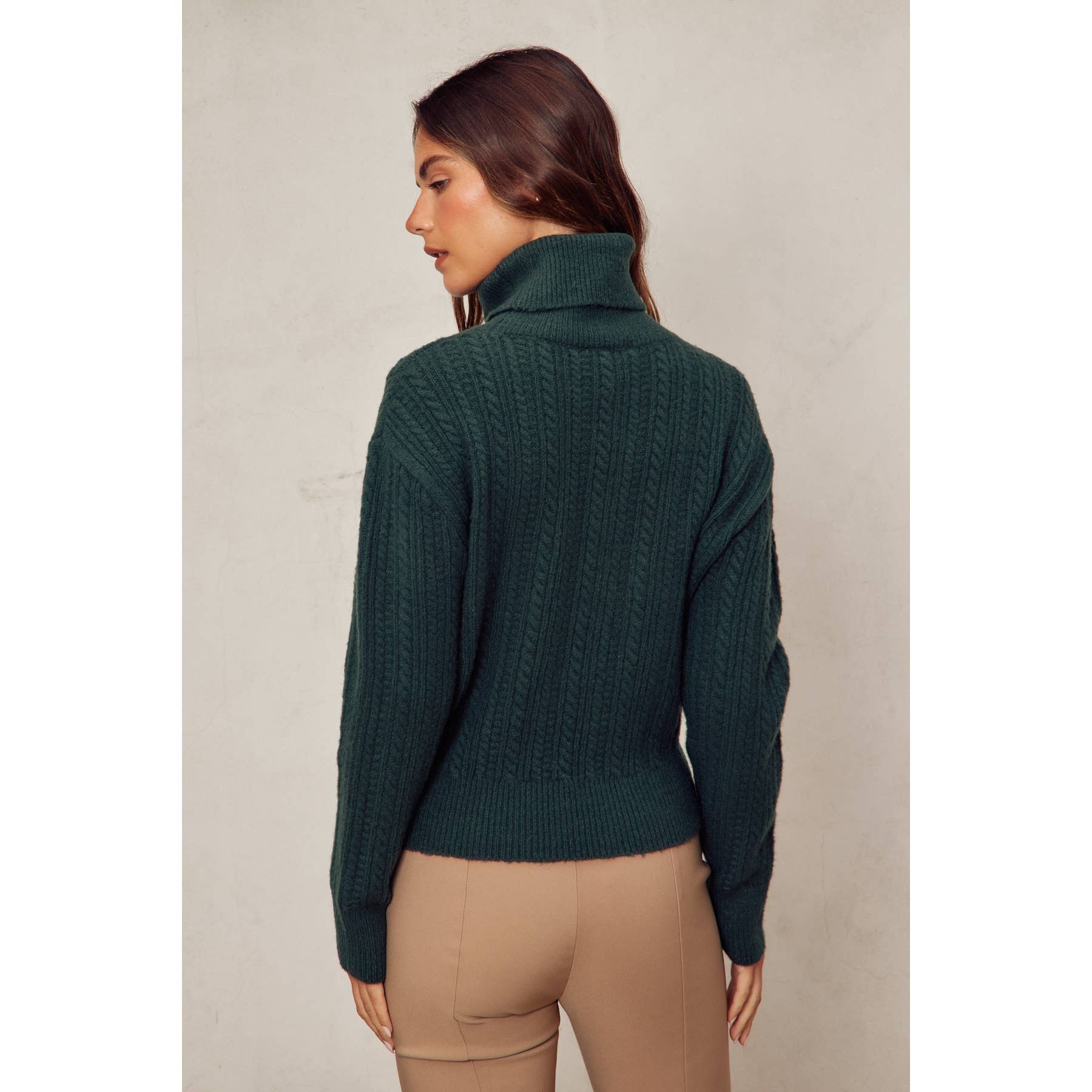 Fluffy Cable Detail Turtle Neck Sweater in Hunter Green
