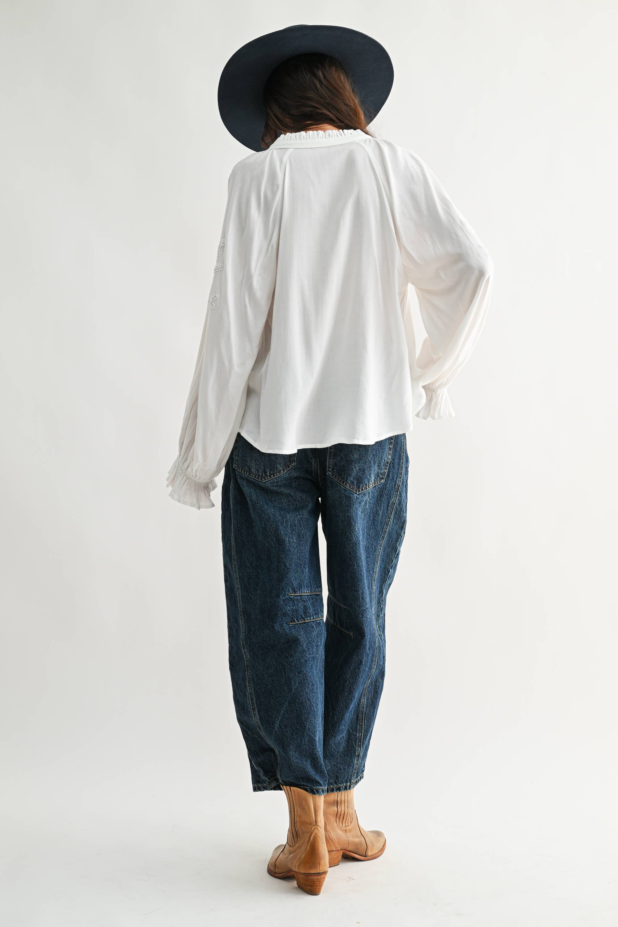 CMT26709 Boho-Chic Embroidered White Peasant Blouse