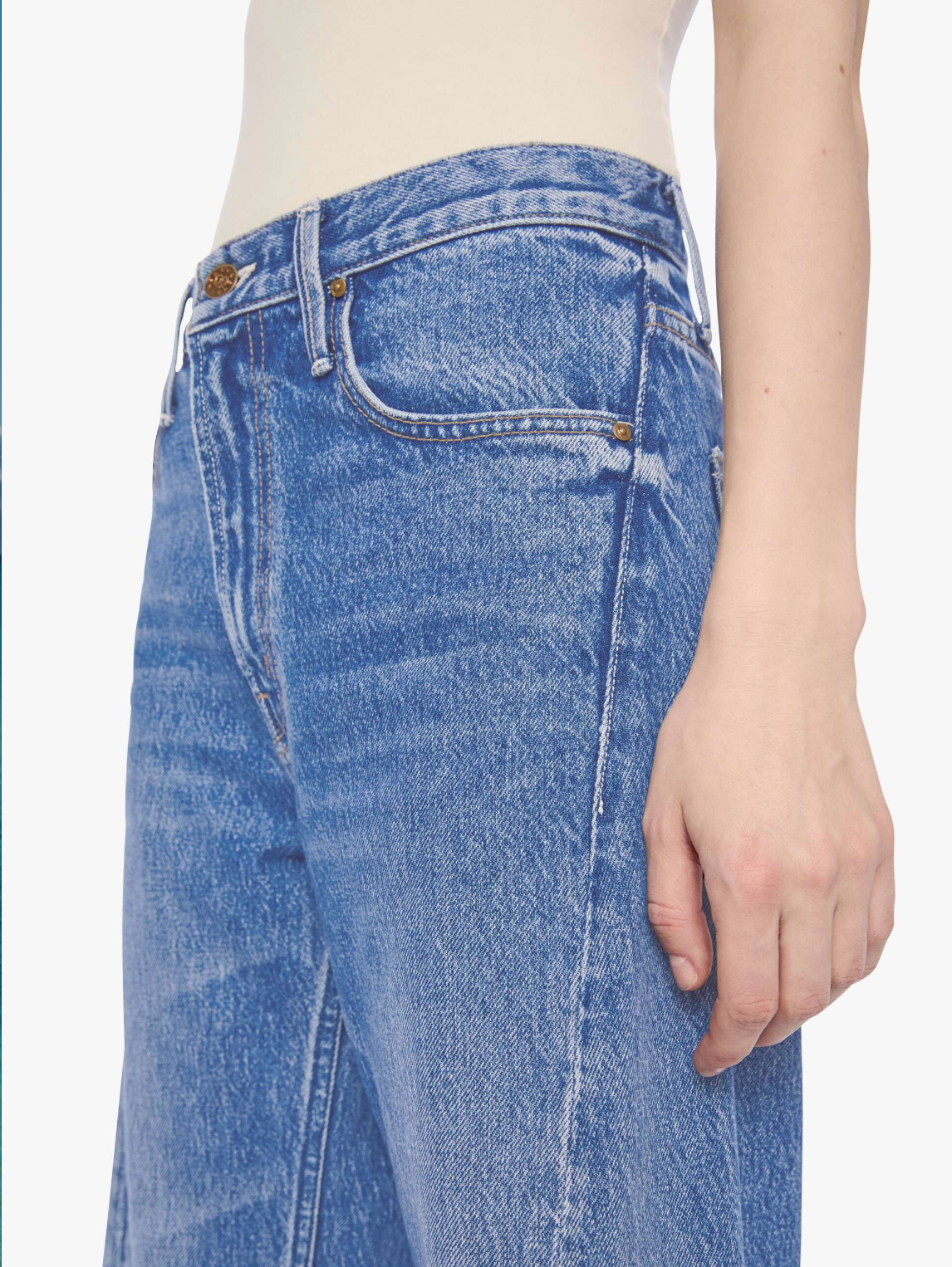PETITES The Lil Lemon Twist Jean by Mother in Skimp