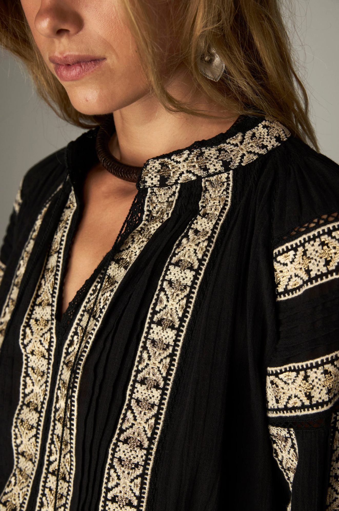 Rose Blouse — Noir by Maison Hotel