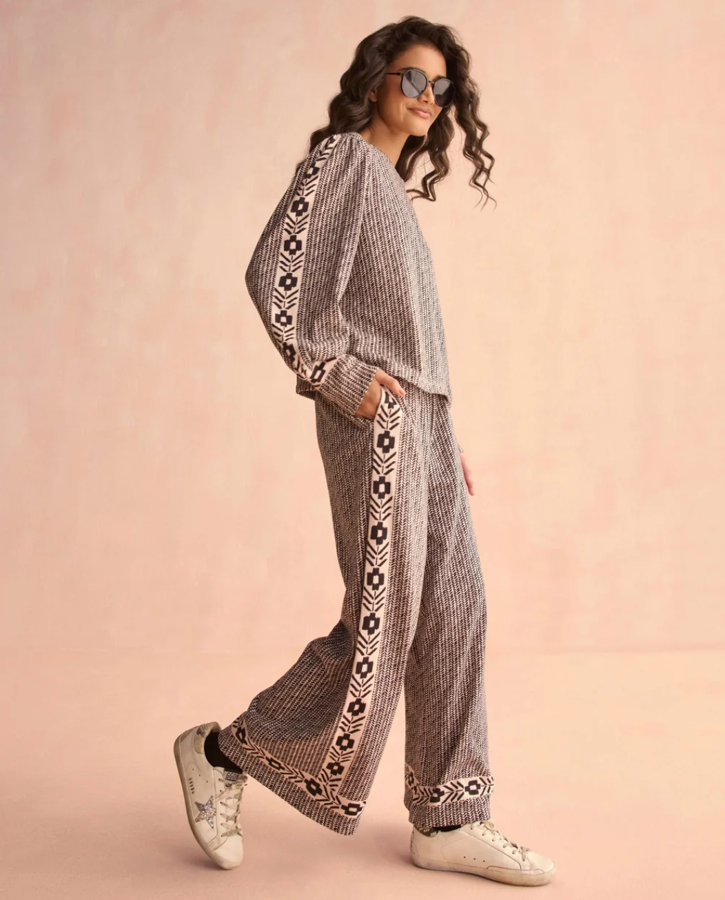Lydia Sweatshirt by Omika