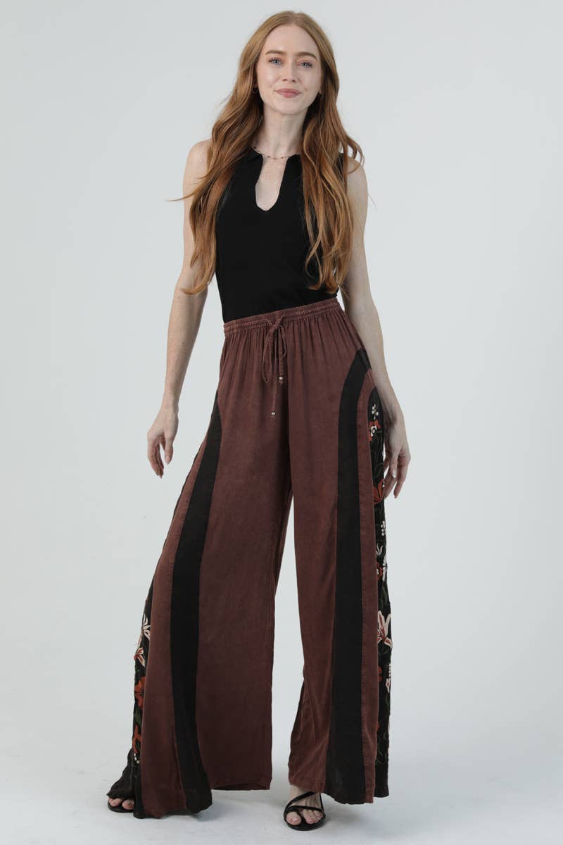 B3823-EMB DRAWSTRING PANT WITH EMBROIDERY DOWN SIDE