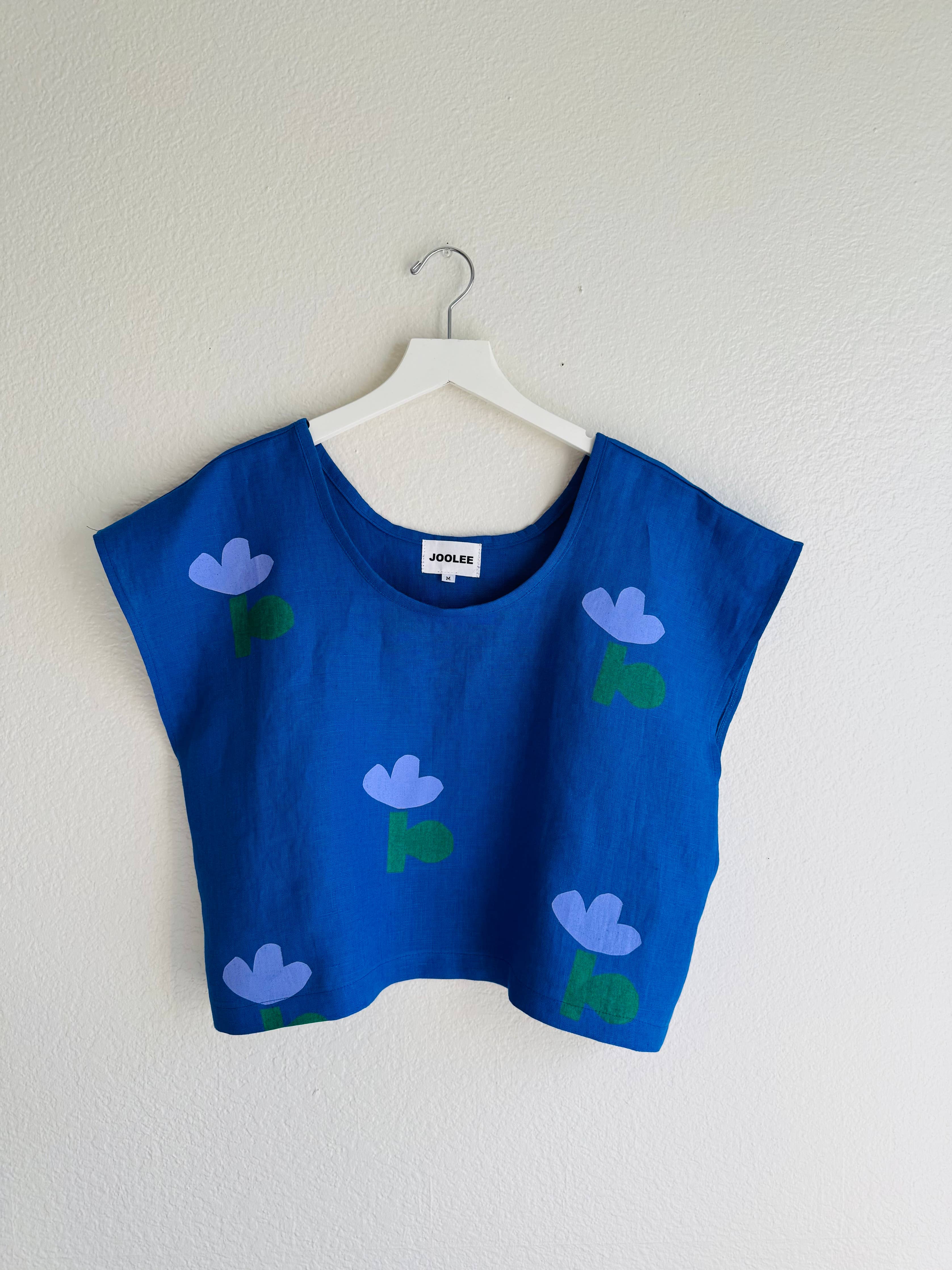 Blue flower linen top 