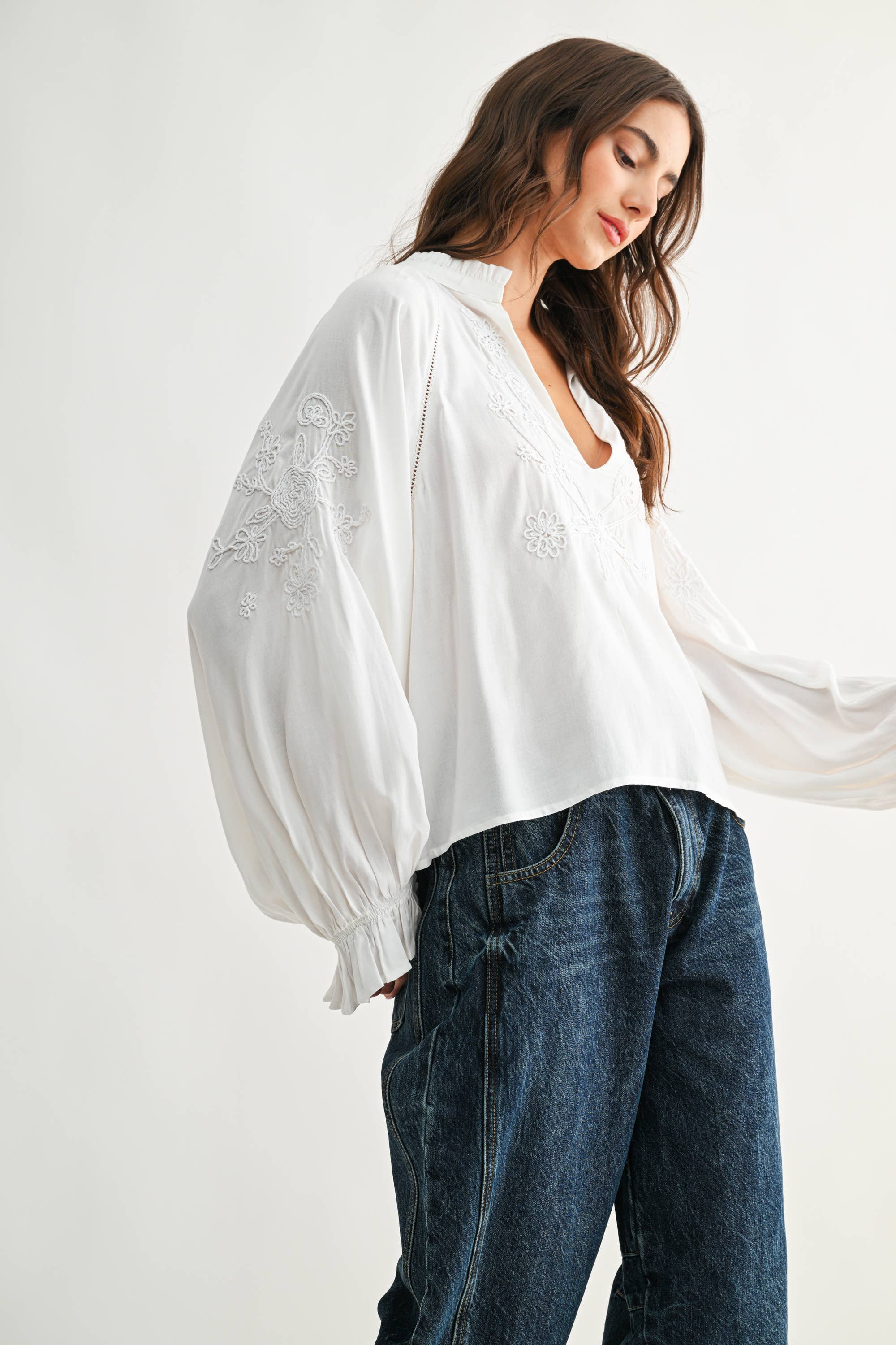 CMT26709 Boho-Chic Embroidered White Peasant Blouse