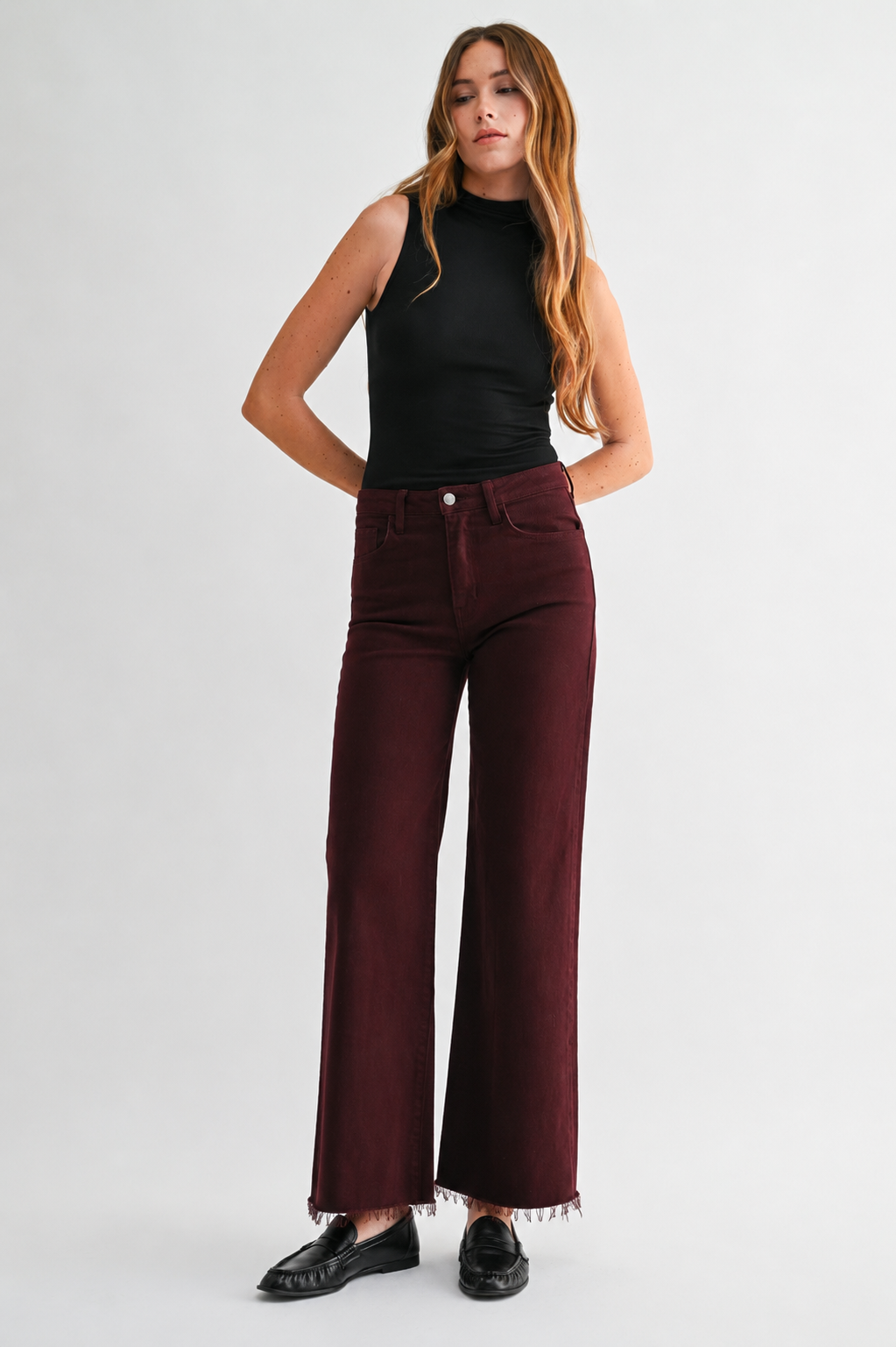 LP282-BKC BLACK CHERRY PAOLA A LINE WIDE SCISSOR CUT