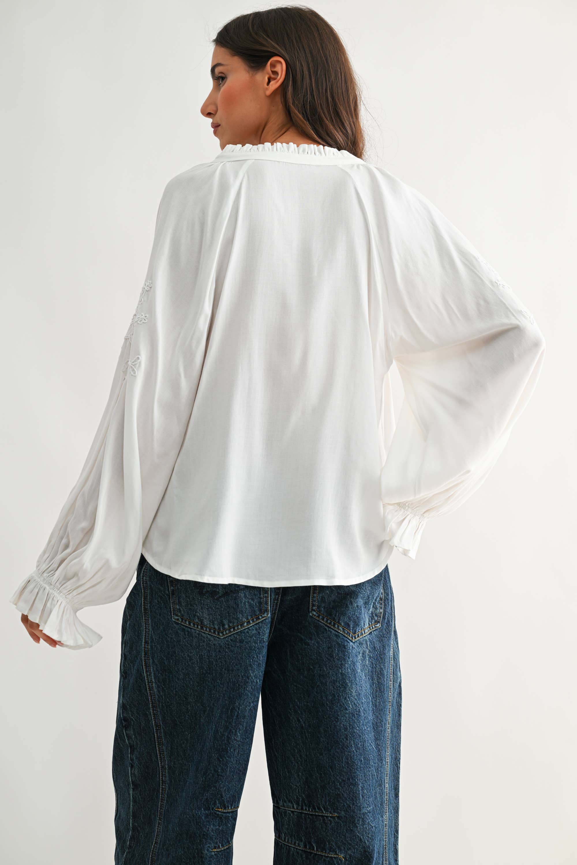 CMT26709 Boho-Chic Embroidered White Peasant Blouse